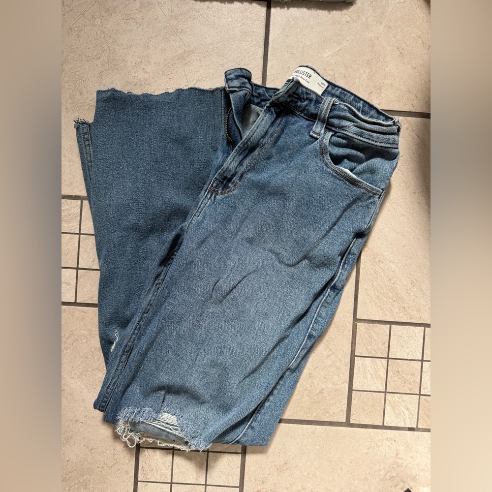 Hollister Women's Classic Blue Straight Leg Jeans